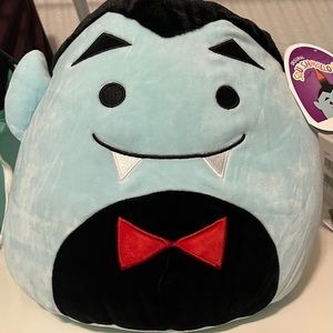 Adorable 12” Drake Squishmallows. The latest in the Halloween collection.